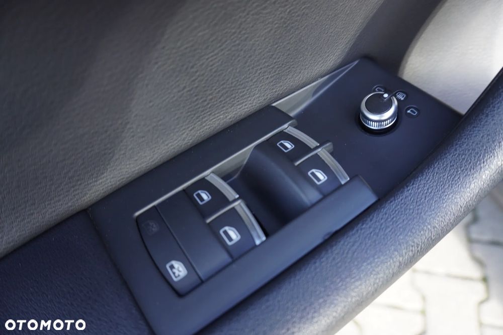 Audi A3 Sportback 2.0 TDI DPF Attraction - 25