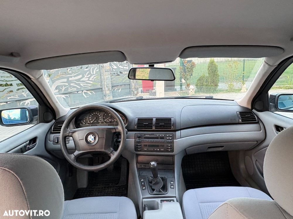 BMW Seria 3 318i - 13