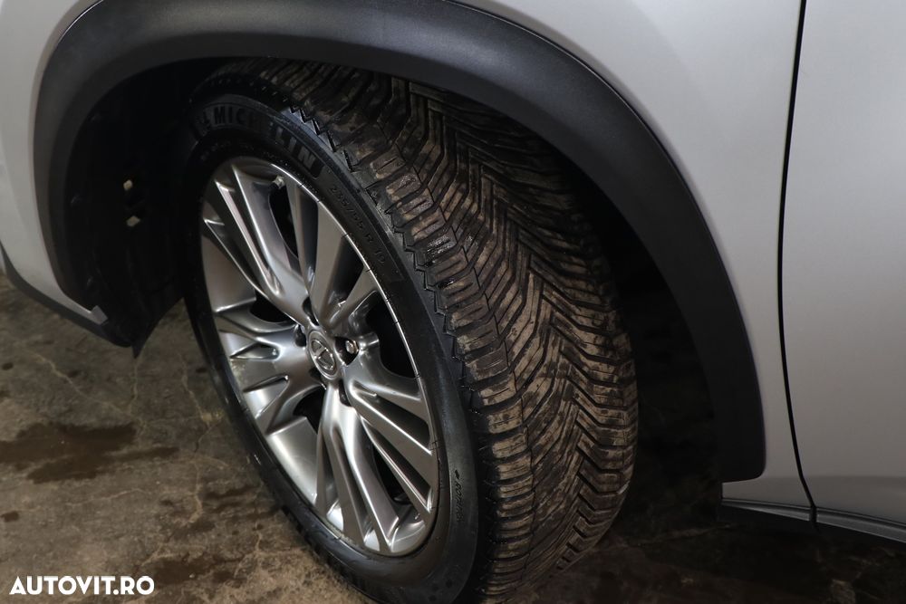 Lexus Seria NX 300h - 32