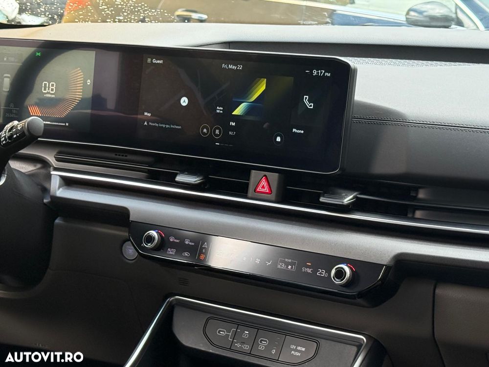 Kia Carnival - 9