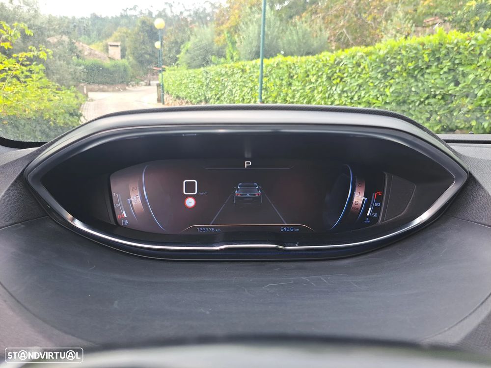 Peugeot 3008 1.5 BlueHDi GT Line EAT8 - 23