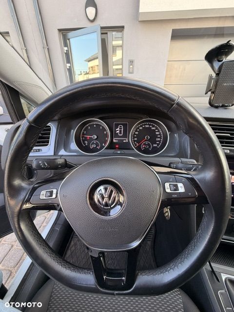 Volkswagen Golf - 11