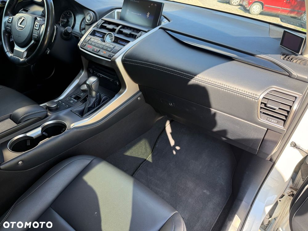 Lexus NX 200t Comfort AWD - 13