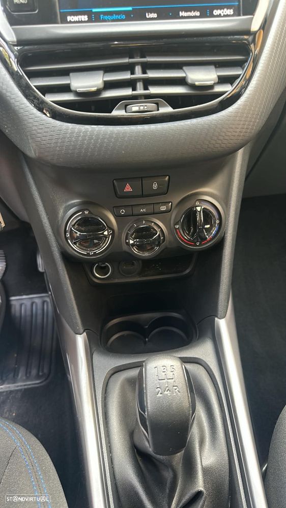 Peugeot 2008 1.2 PureTech Style - 19