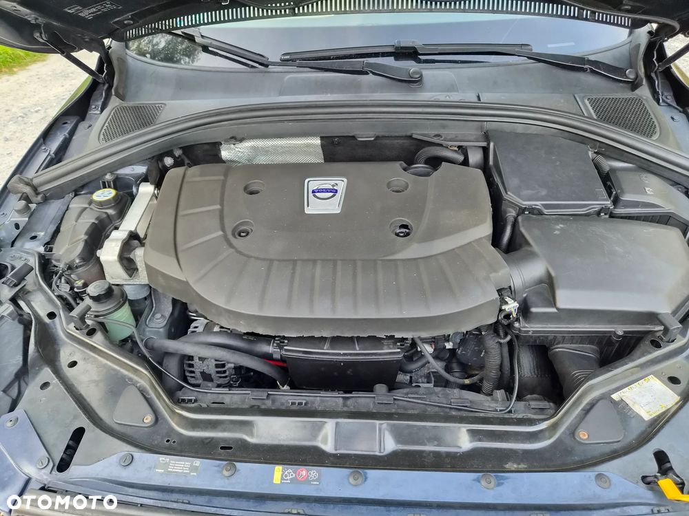 Volvo XC 60 2.4D AWD Momentum - 28