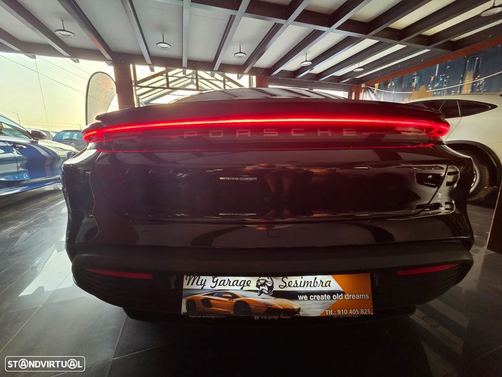 Porsche Taycan 4S bateria Performance Plus - 27