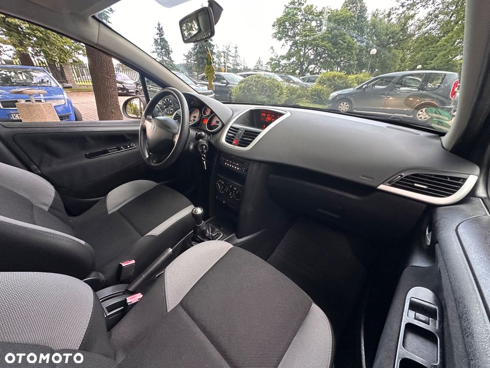 Peugeot 207 95 VTi Family - 29