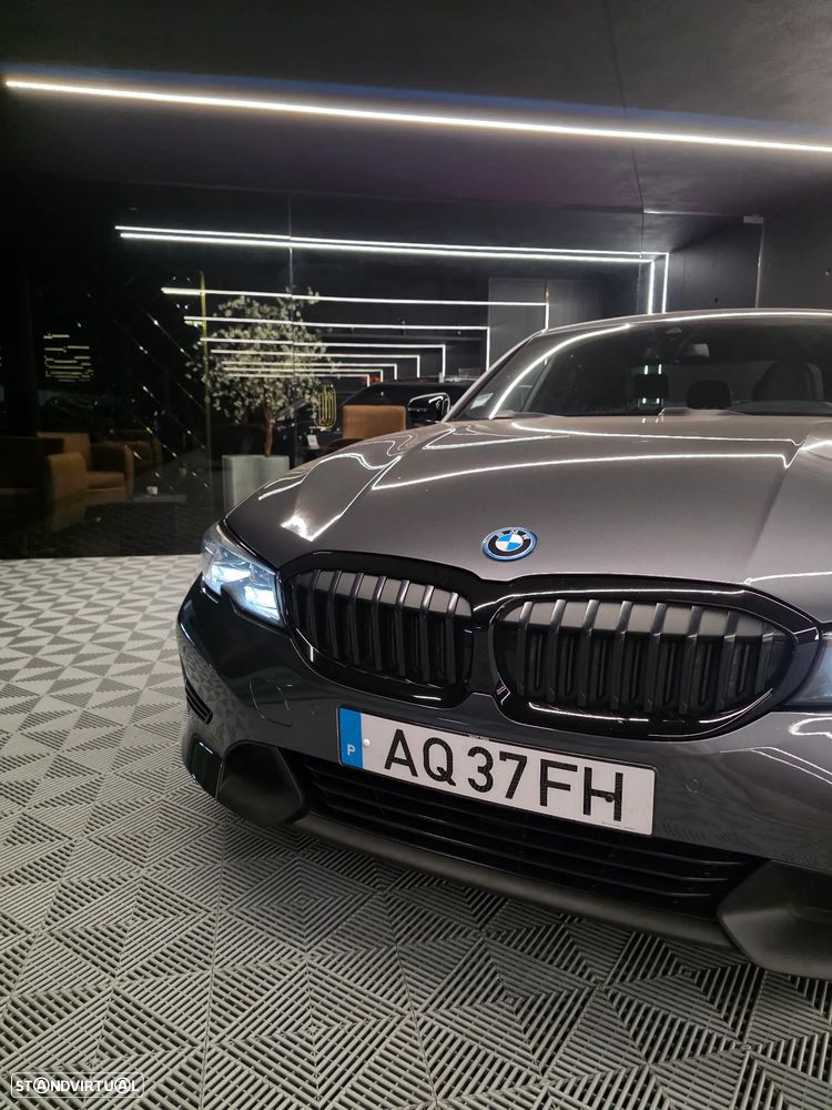 BMW 320 e Line Sport Auto — fotografia 2