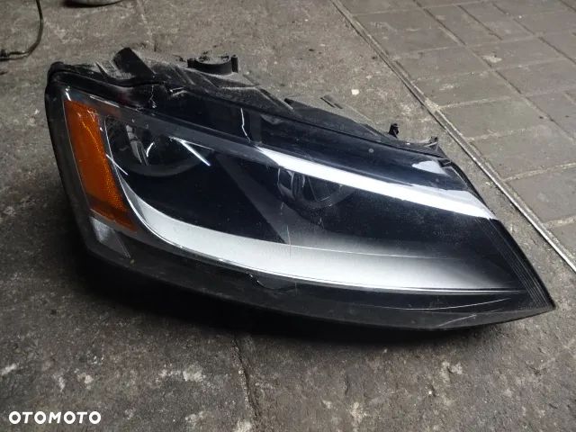 Prawa przednia lampa VW Jetta IV USA 5C7 941 006 - 1
