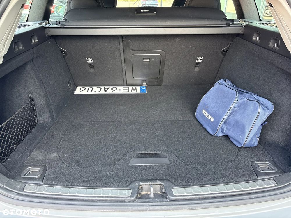 Volvo V60 B5 B AWD Plus Dark - 19