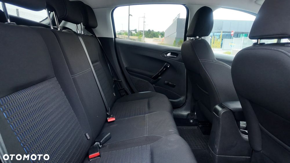 Peugeot 208 1.2 PureTech Active - 17