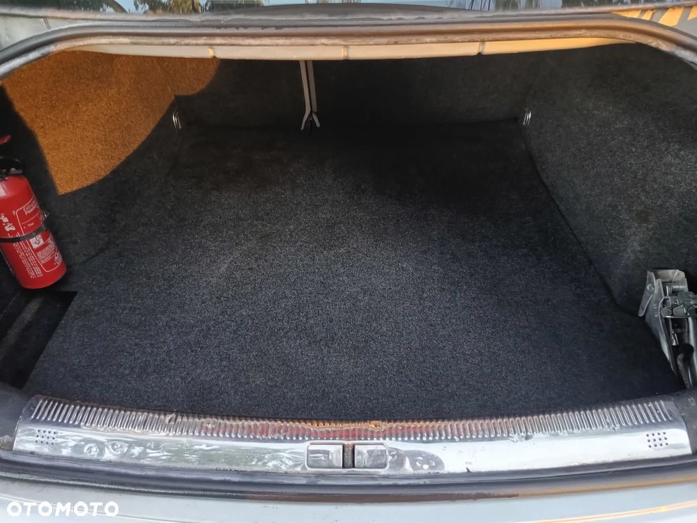 Volkswagen Passat 1.9 TDI Comfortline - 15