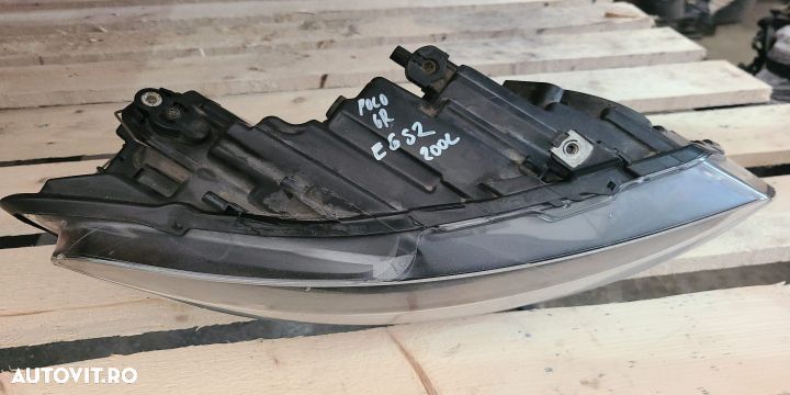Far dreapta 6R1941016E CU DEFECT Volkswagen VW Polo 5 6R [2009 - 2015 - 6