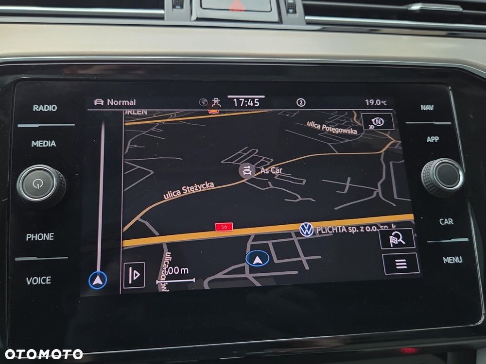 Volkswagen Passat 2.0 TDI Elegance DSG - 24