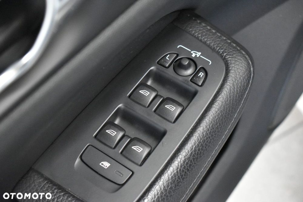 Volvo V60 Cross Country - 8
