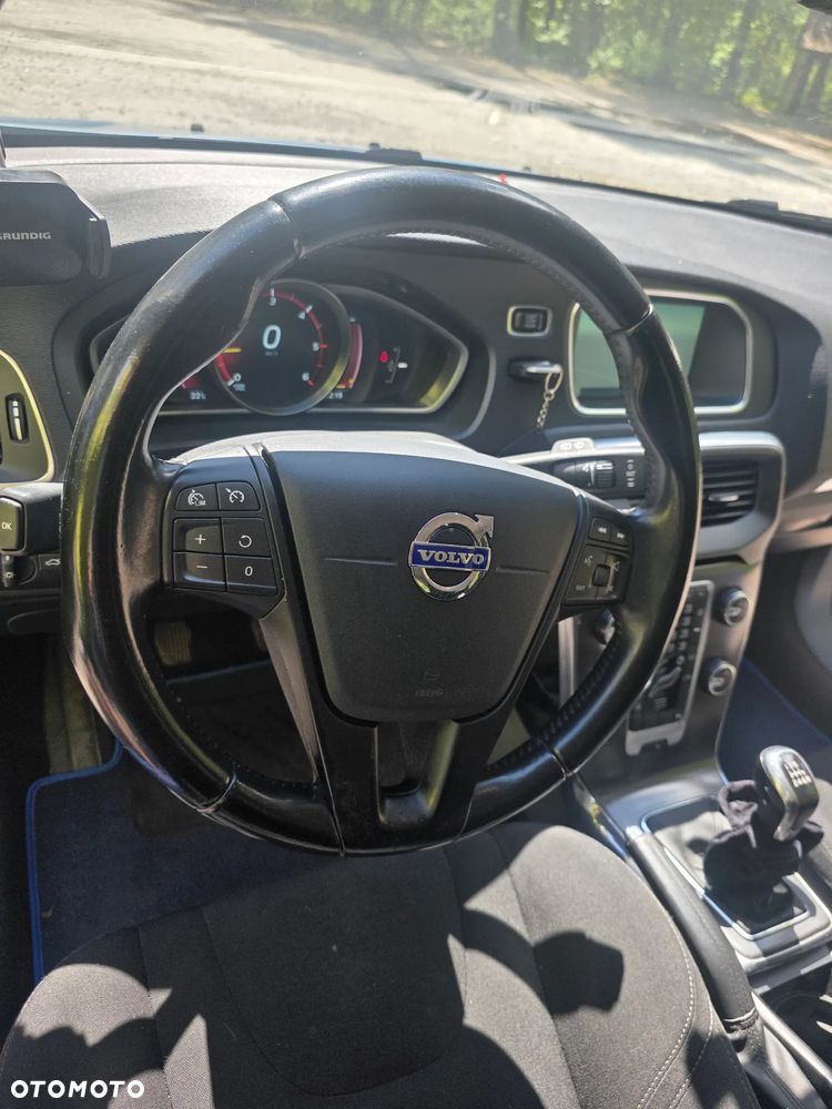 Volvo V40 D4 Momentum - 22