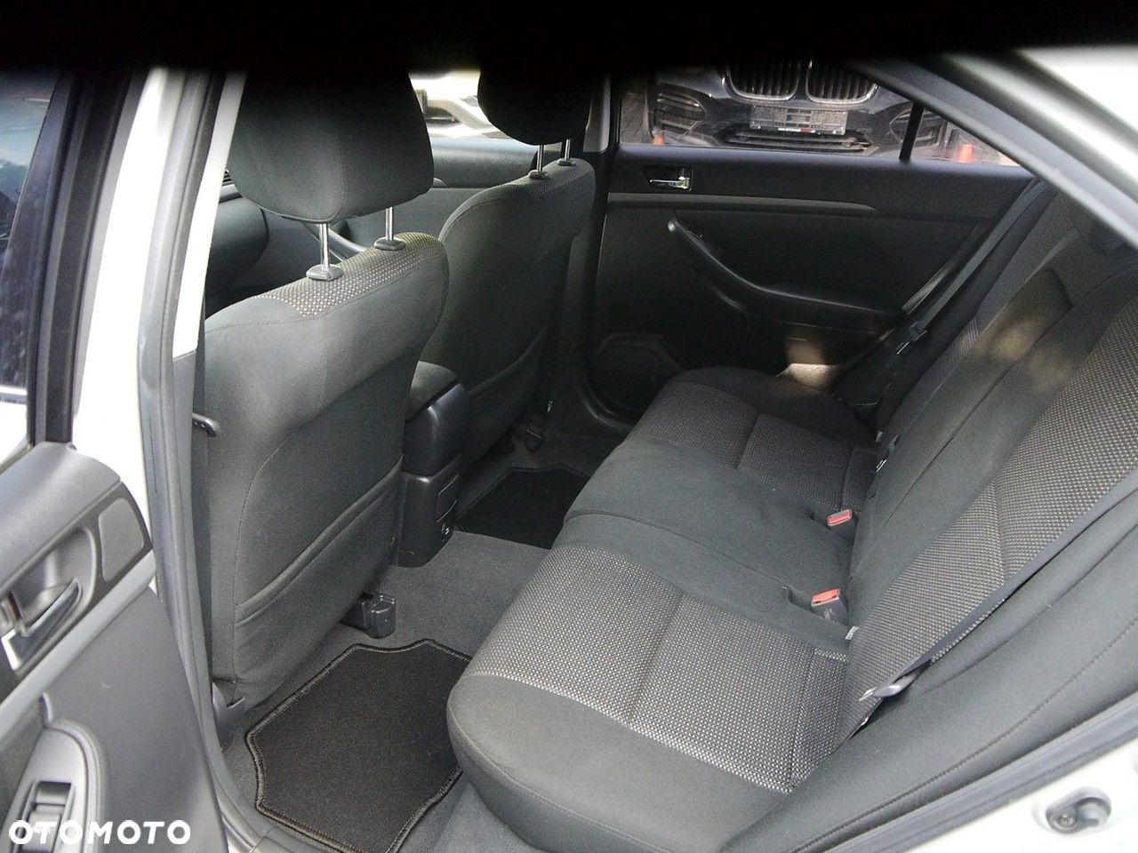 Toyota Avensis 1.8 VVT-i Sol - 25