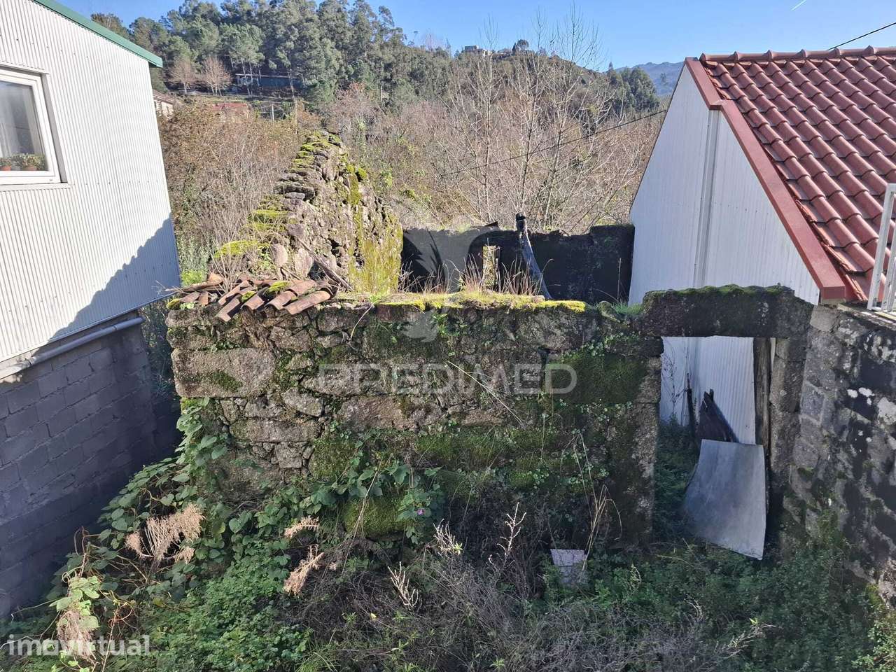 Moradia em Pedra para Restauro - Grande imagem: 4/25