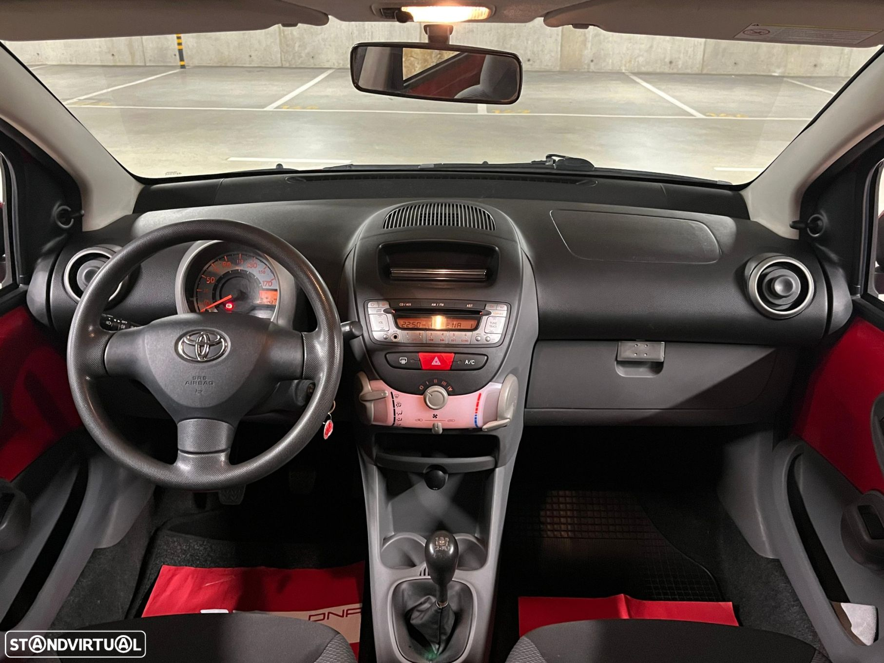 Toyota Aygo 1.0 + AC - 9