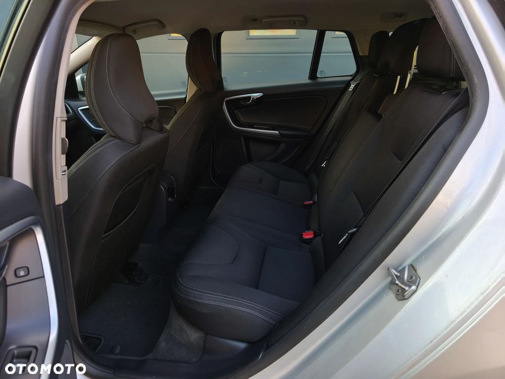 Volvo V60 D2 Drive-E Momentum - 8