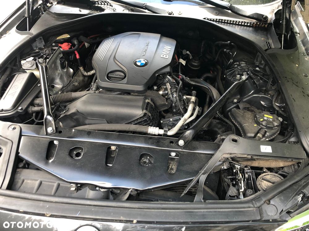 BMW Seria 5 520d xDrive - 10