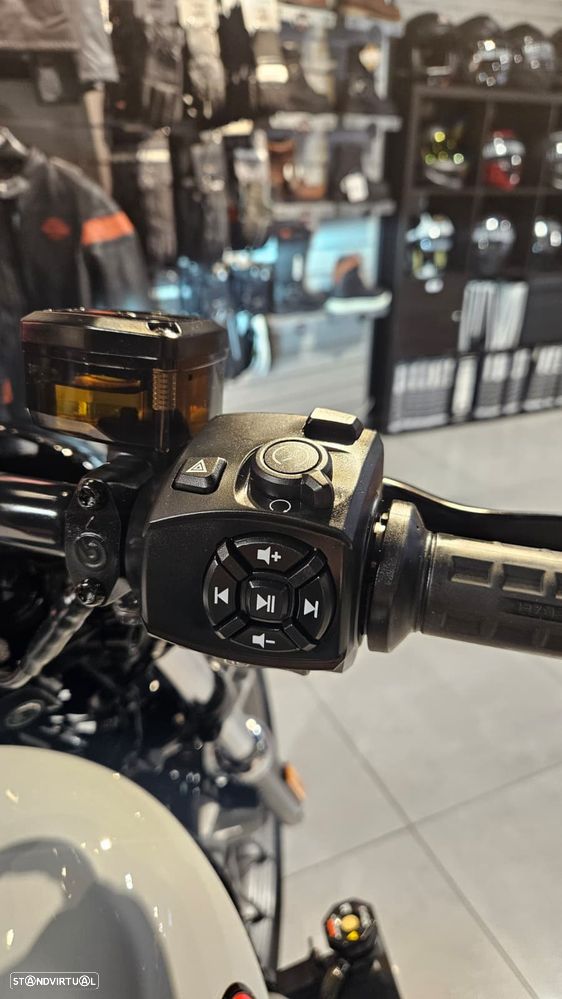 Harley-Davidson Sportster Nightster Special - 14