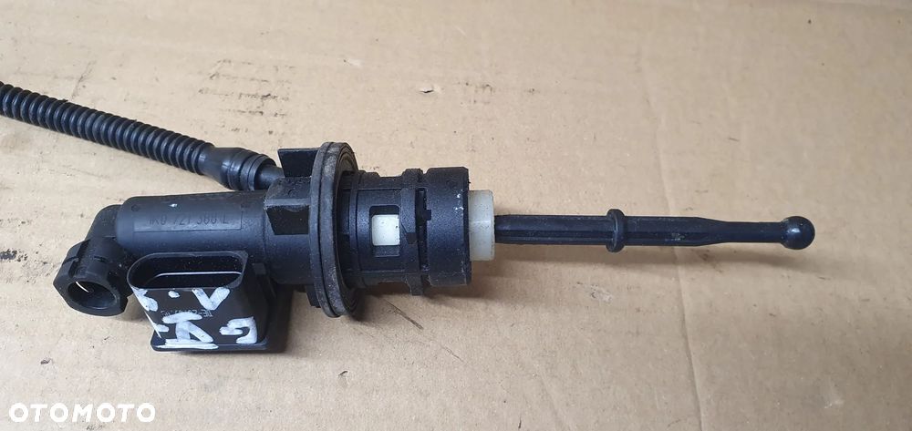 Pompka sprzęgła wysprzęglik VW Golf V Plus 1K0721388L - 2