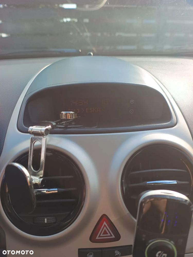 Opel Corsa 1.4 16V - 13