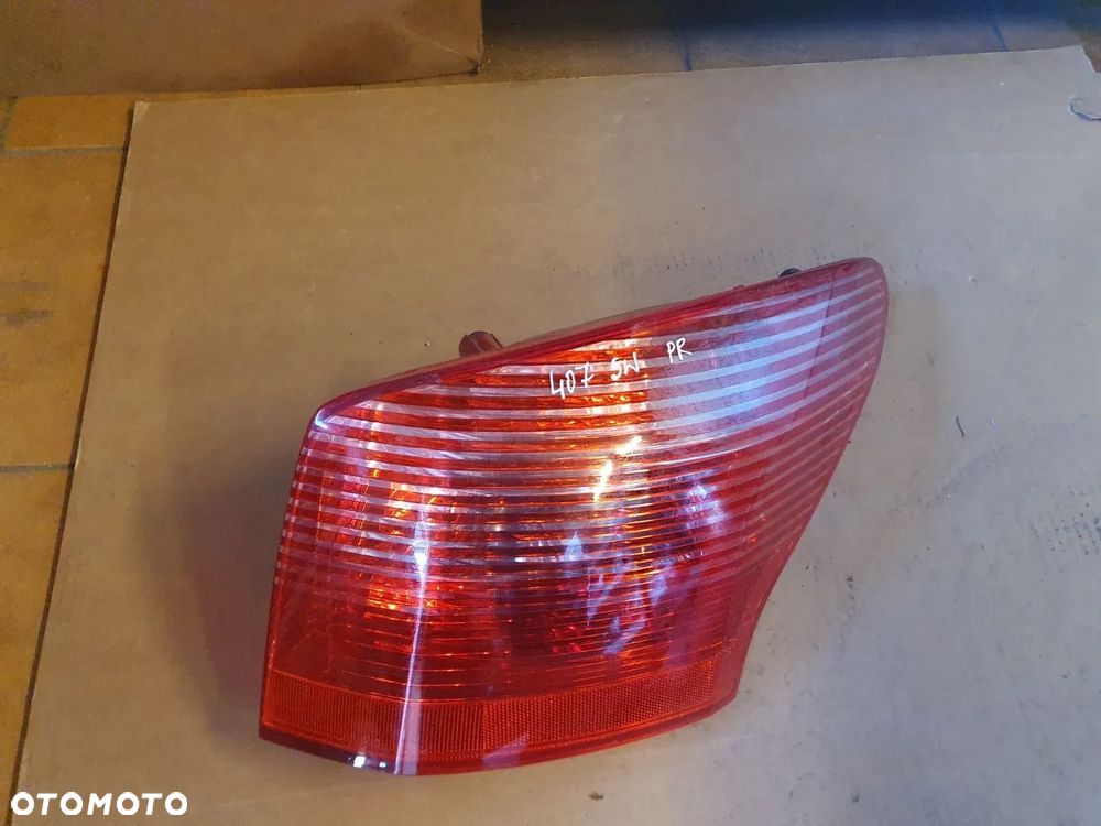 LAMPA PRAWA TYLNA PEUGEOT 407 SW KOMBI