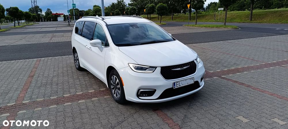 Chrysler Pacifica - 8