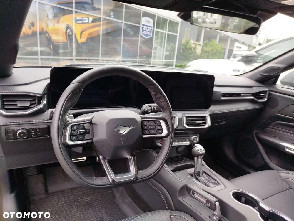Ford Mustang - 6