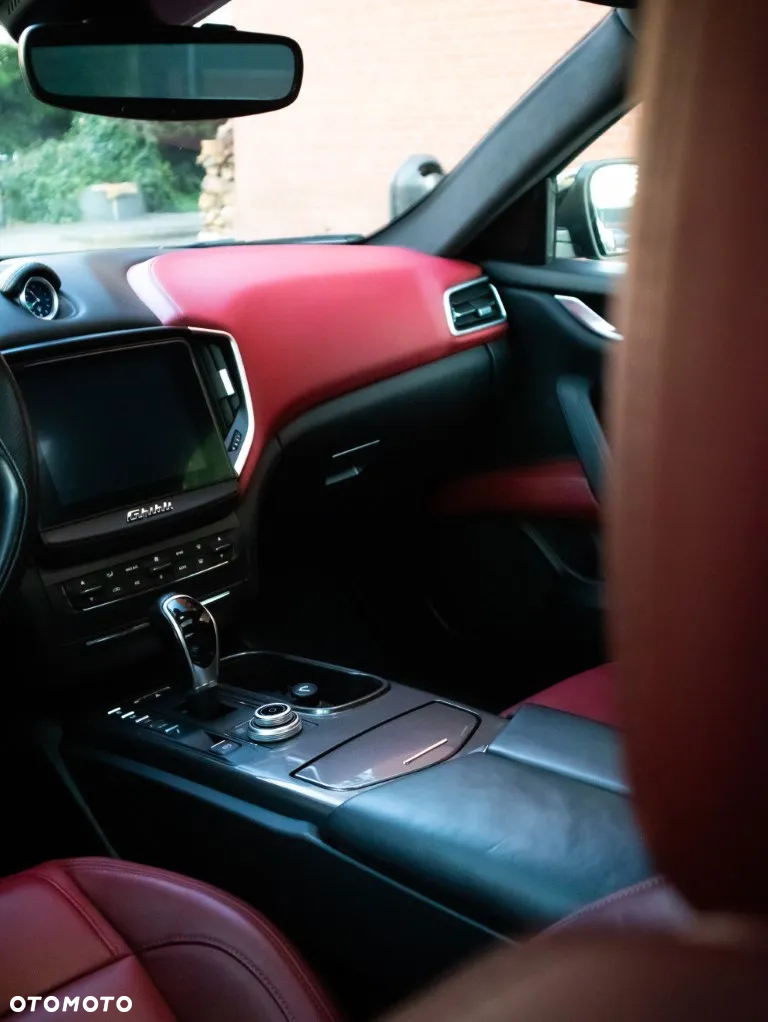 Maserati Ghibli GranSport - 30