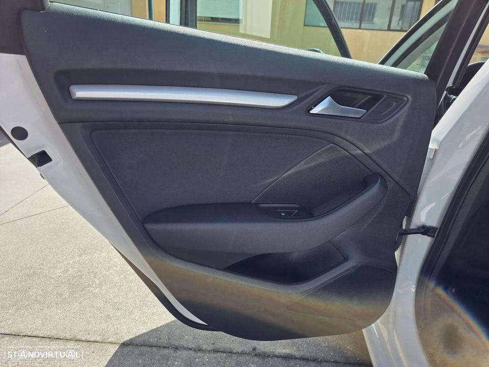 Audi A3 Sportback 1.6 TDI - 12