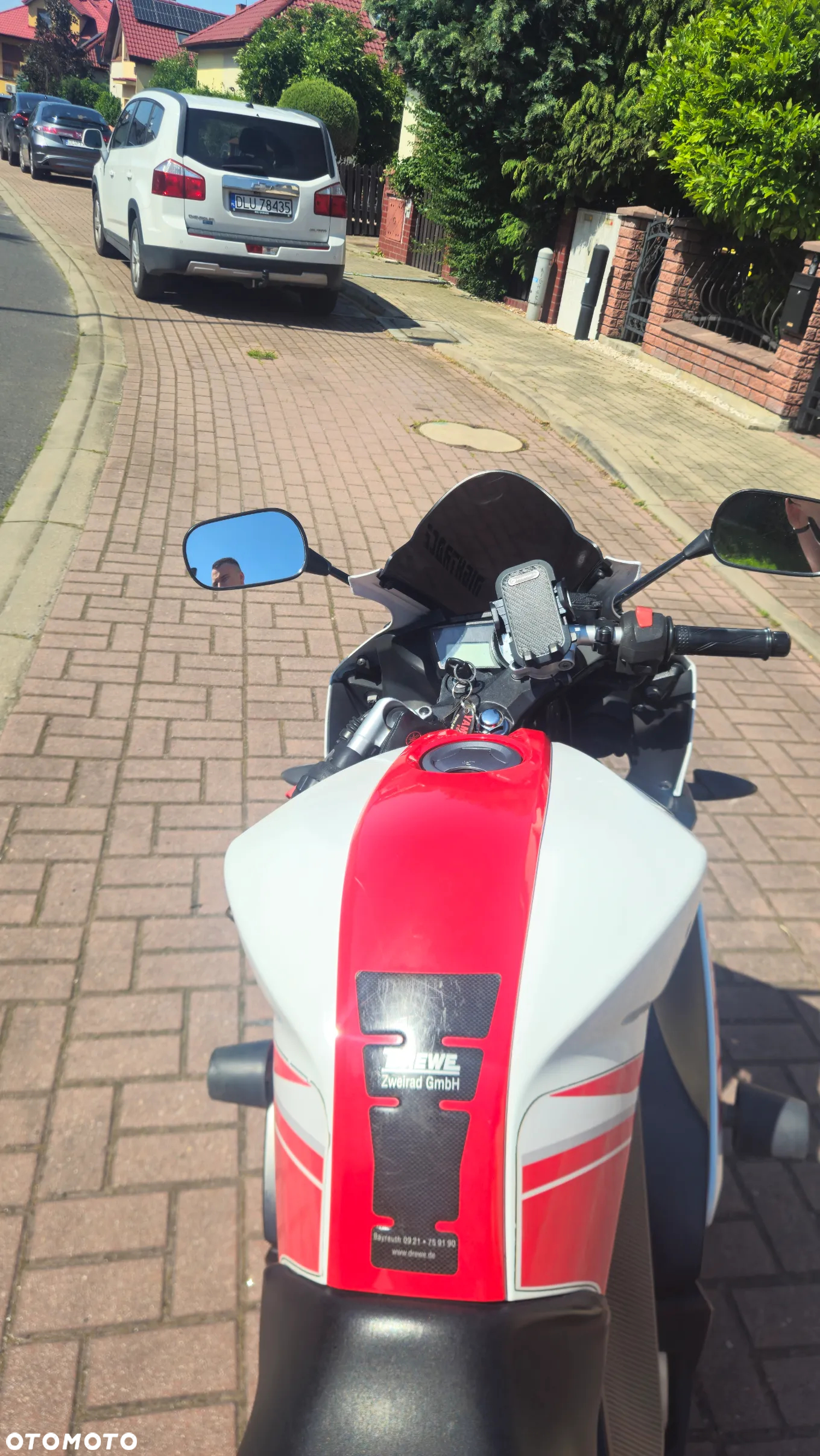 Yamaha YZF - 4