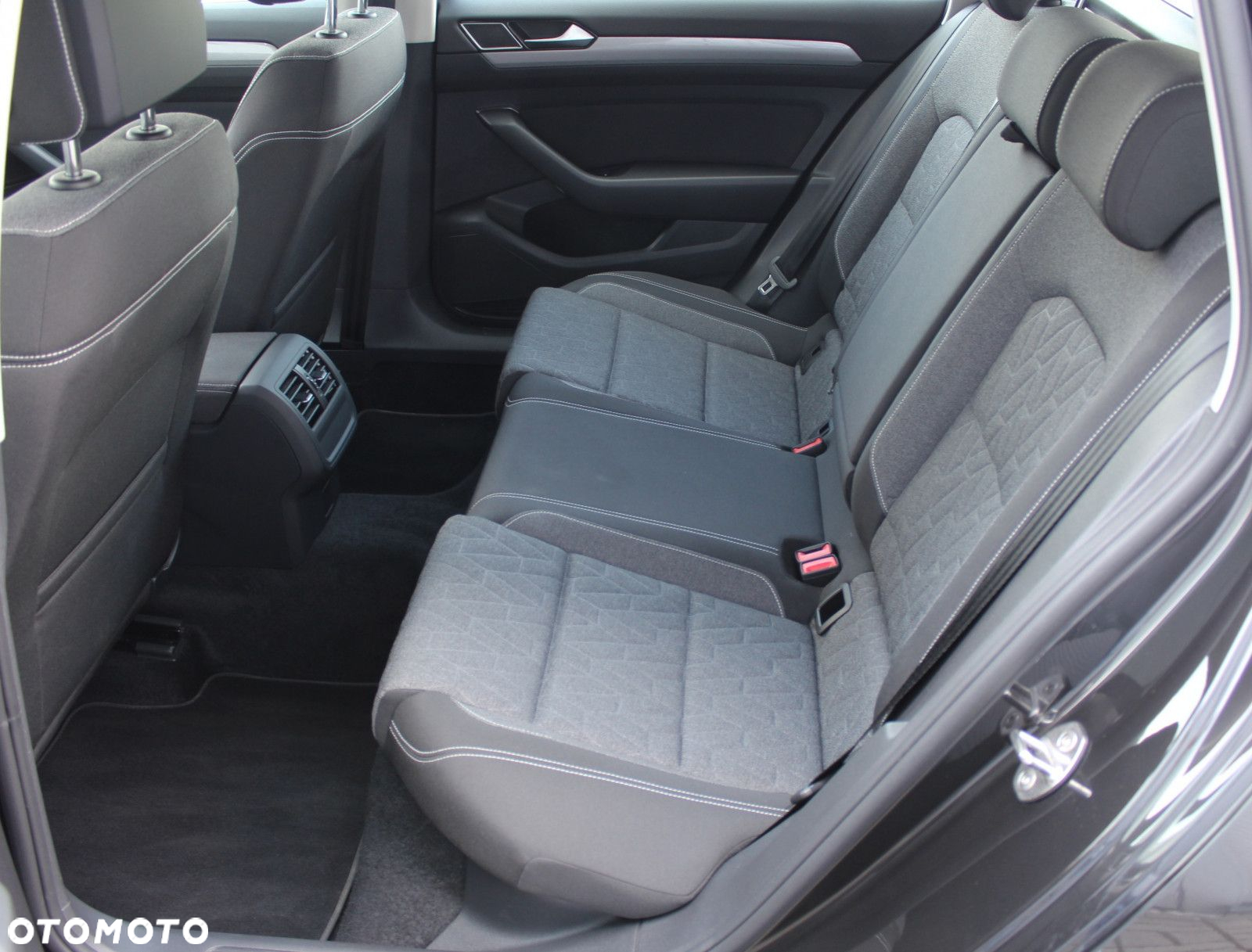 Volkswagen Passat 1.5 TSI EVO Business DSG - 13