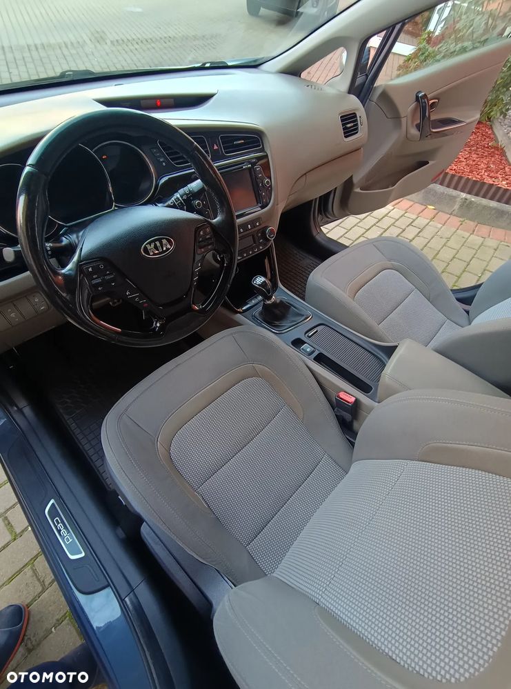 Kia Ceed 1.6 GDI XL - 25