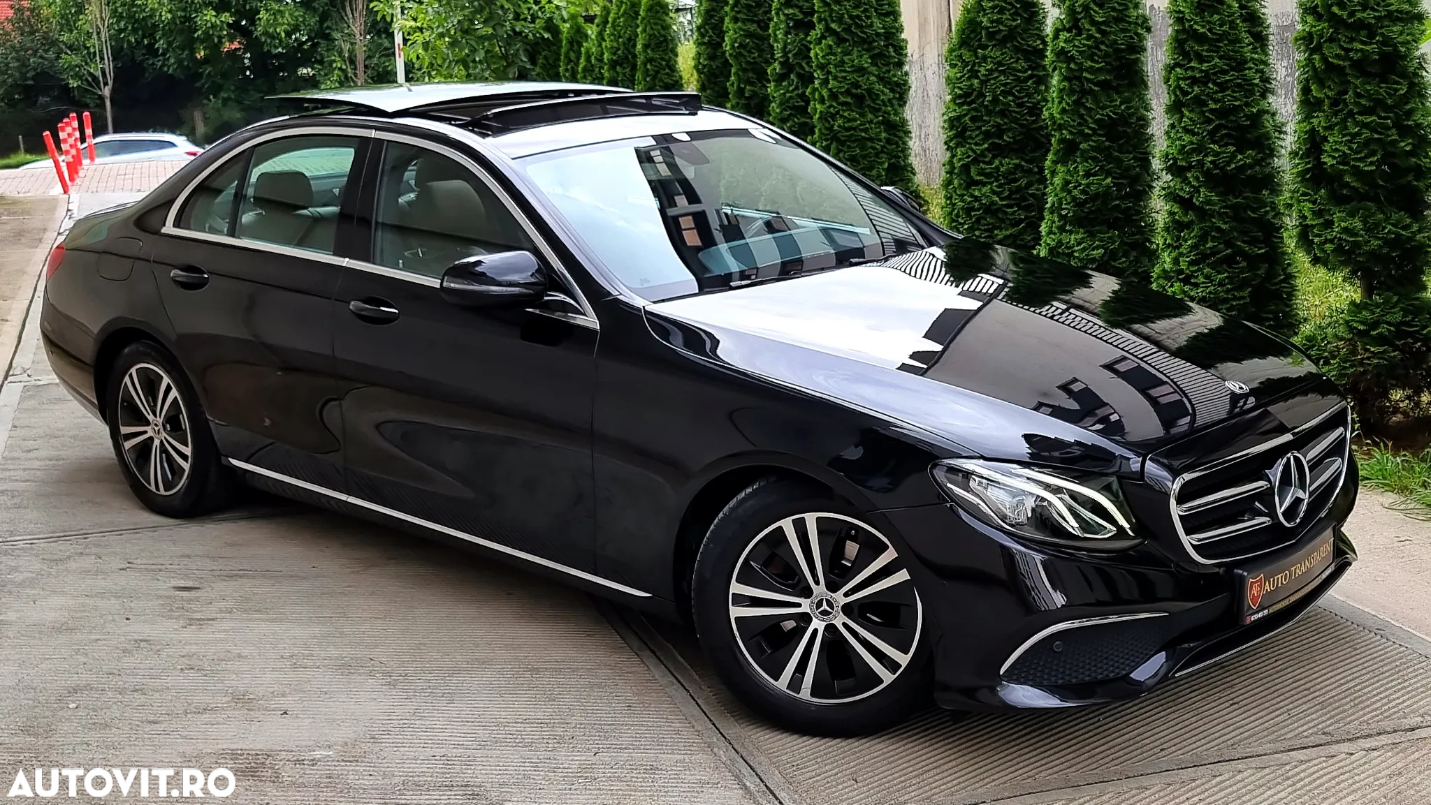 Mercedes-Benz E 220 d T 9G-TRONIC Avantgarde - 23