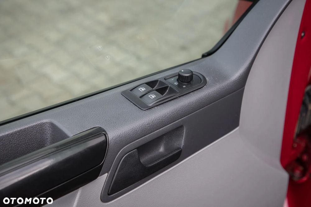 Volkswagen Caravelle - 21