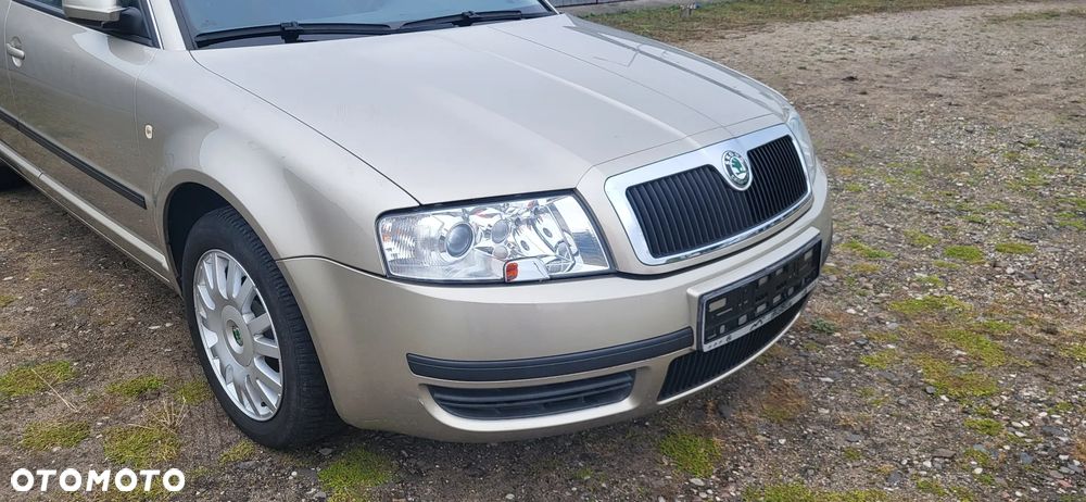 Skoda Superb 1.8 Turbo Comfort - 9