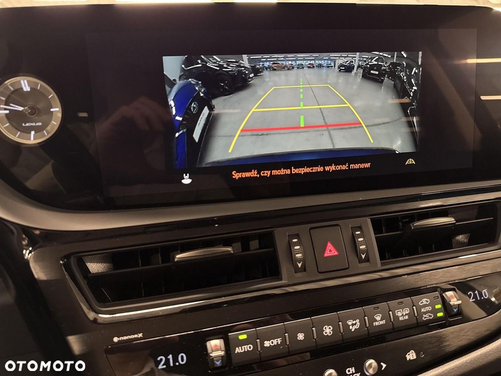 Lexus ES 300h Business Edition - 20