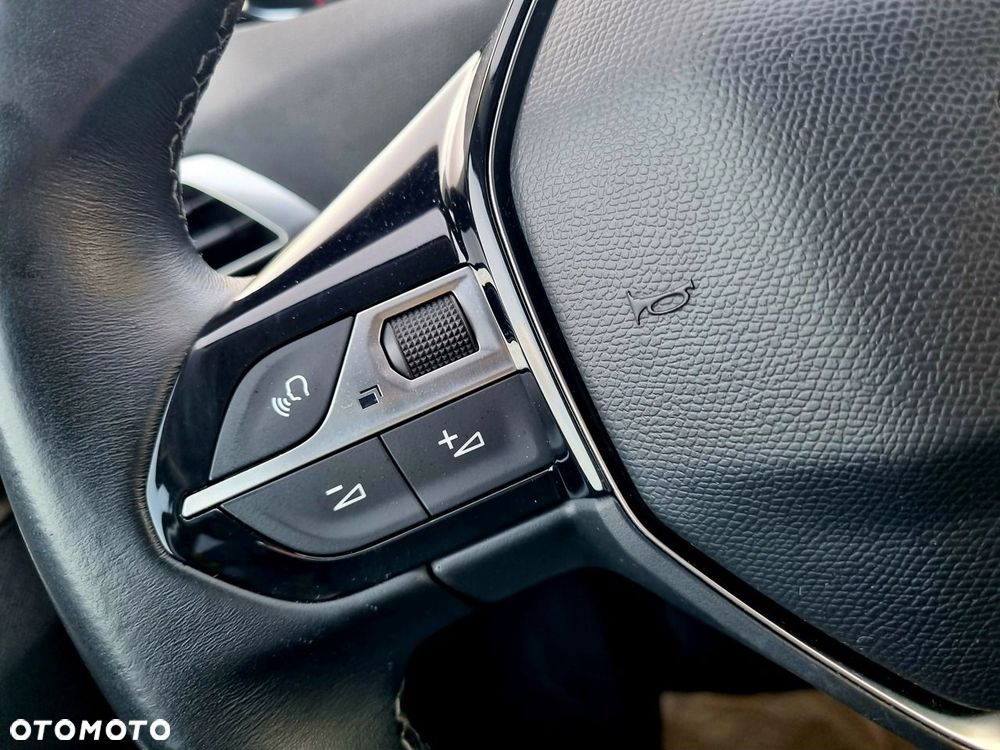 Peugeot 3008 1.5 BlueHDi Allure S&S - 17