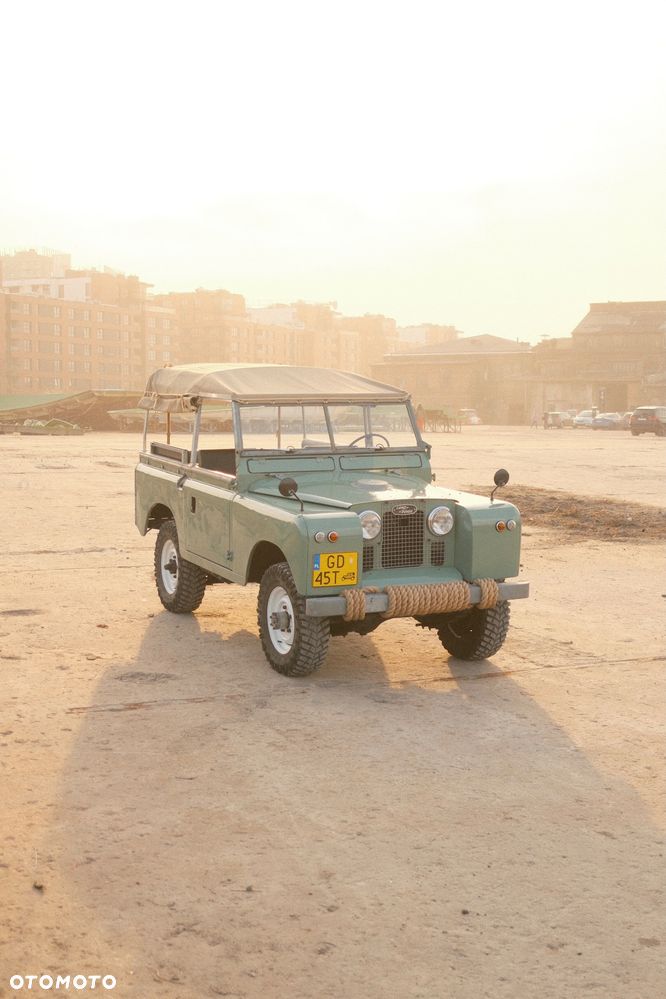 Land Rover Defender - 4