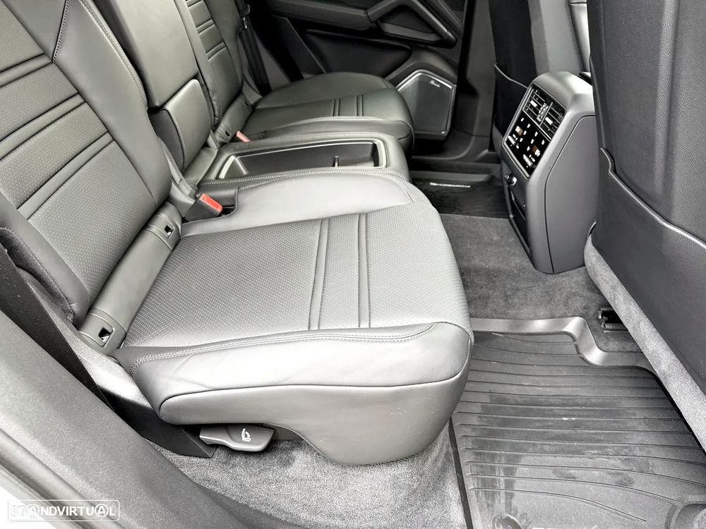 Porsche Cayenne Coupé Turbo - 34