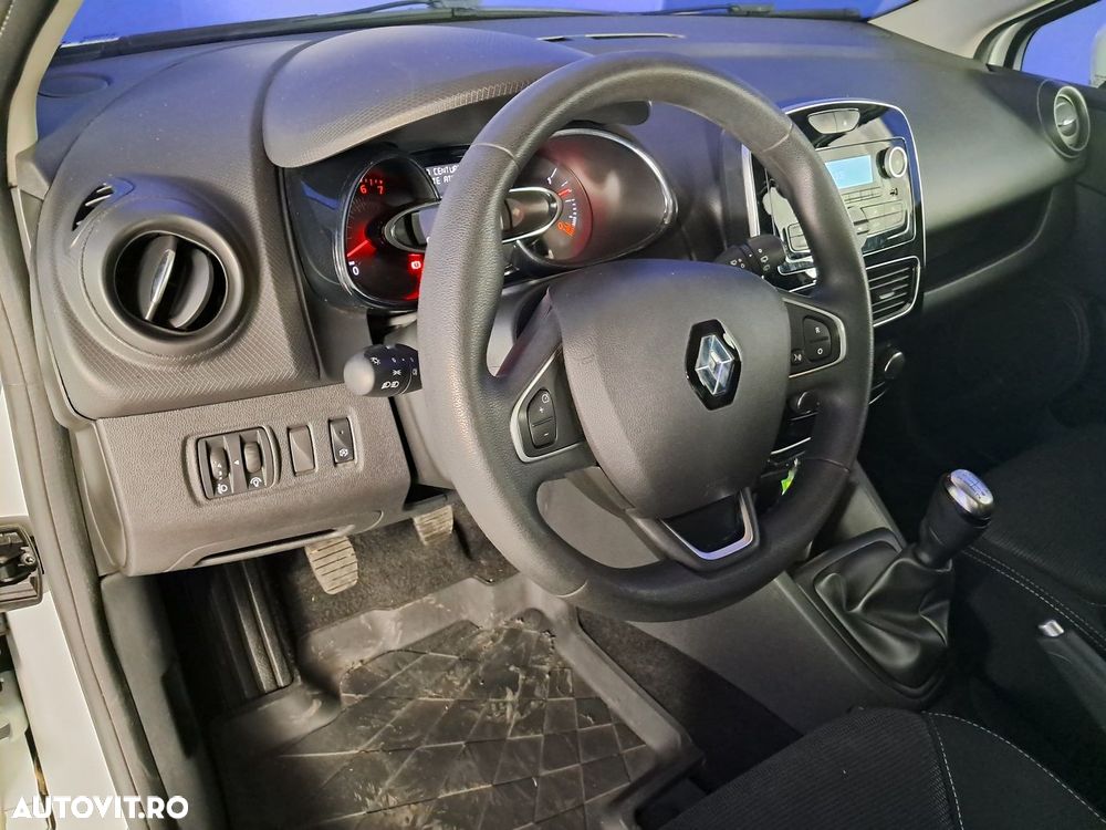 Renault Clio - 10