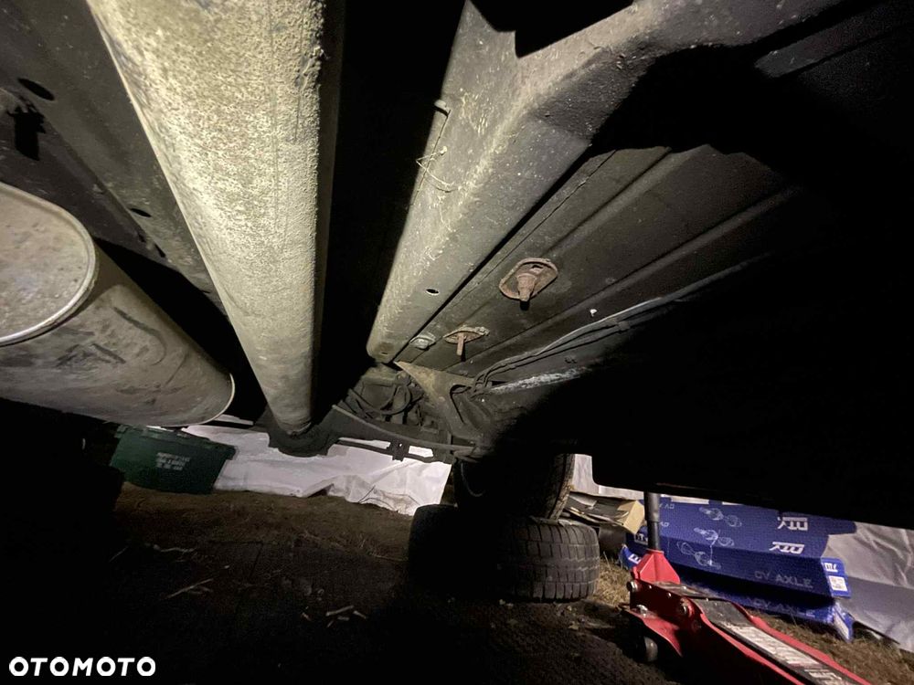 Chevrolet Suburban - 24