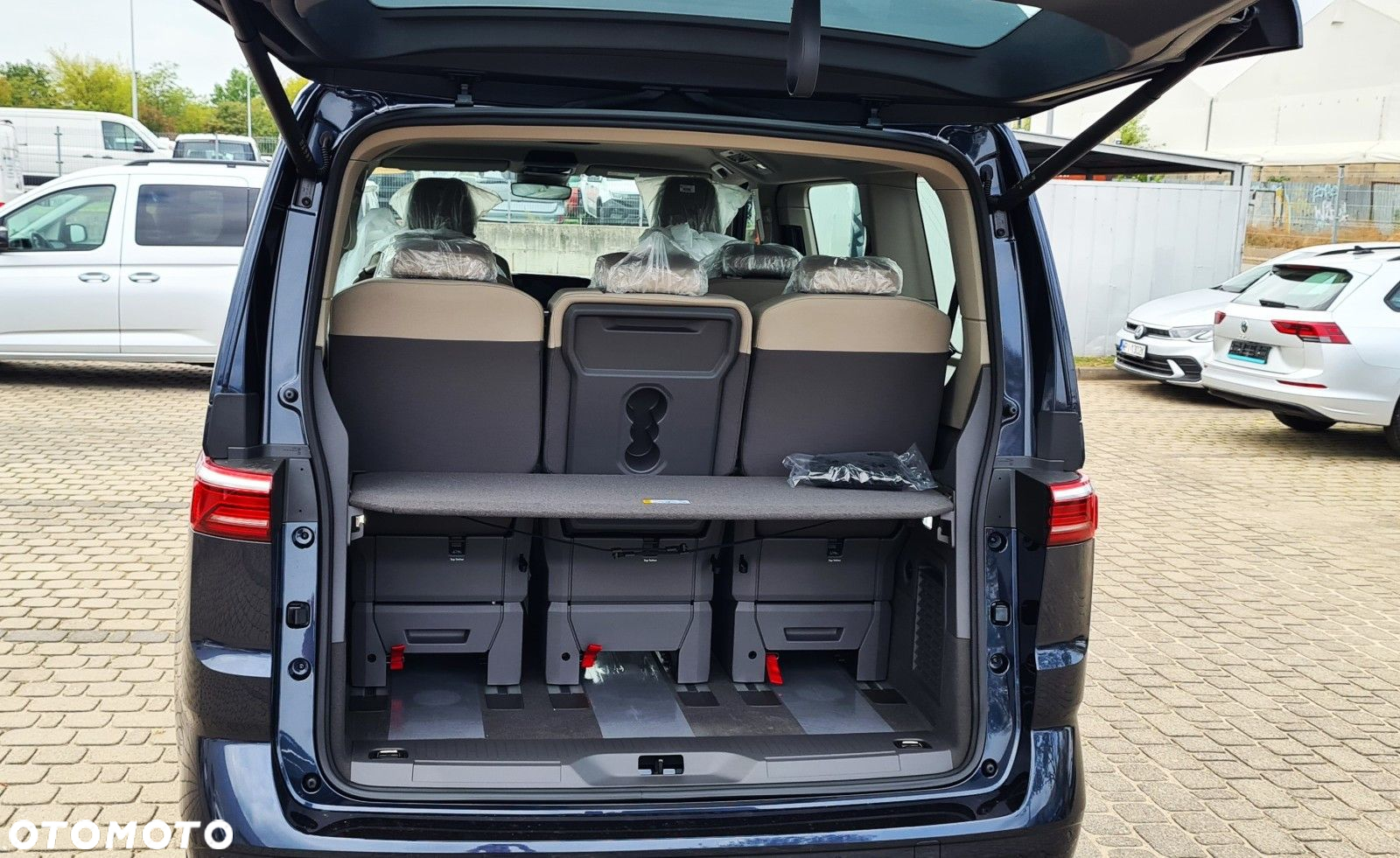 Volkswagen Multivan - 22