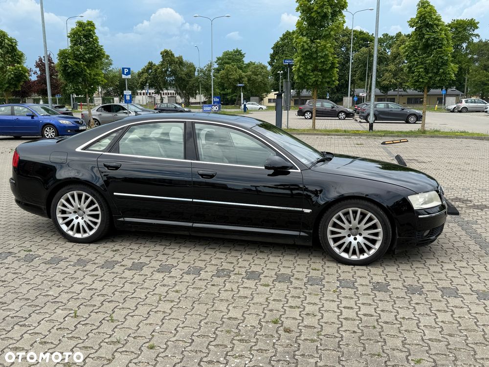 Audi A8 4.2 Quattro - 6