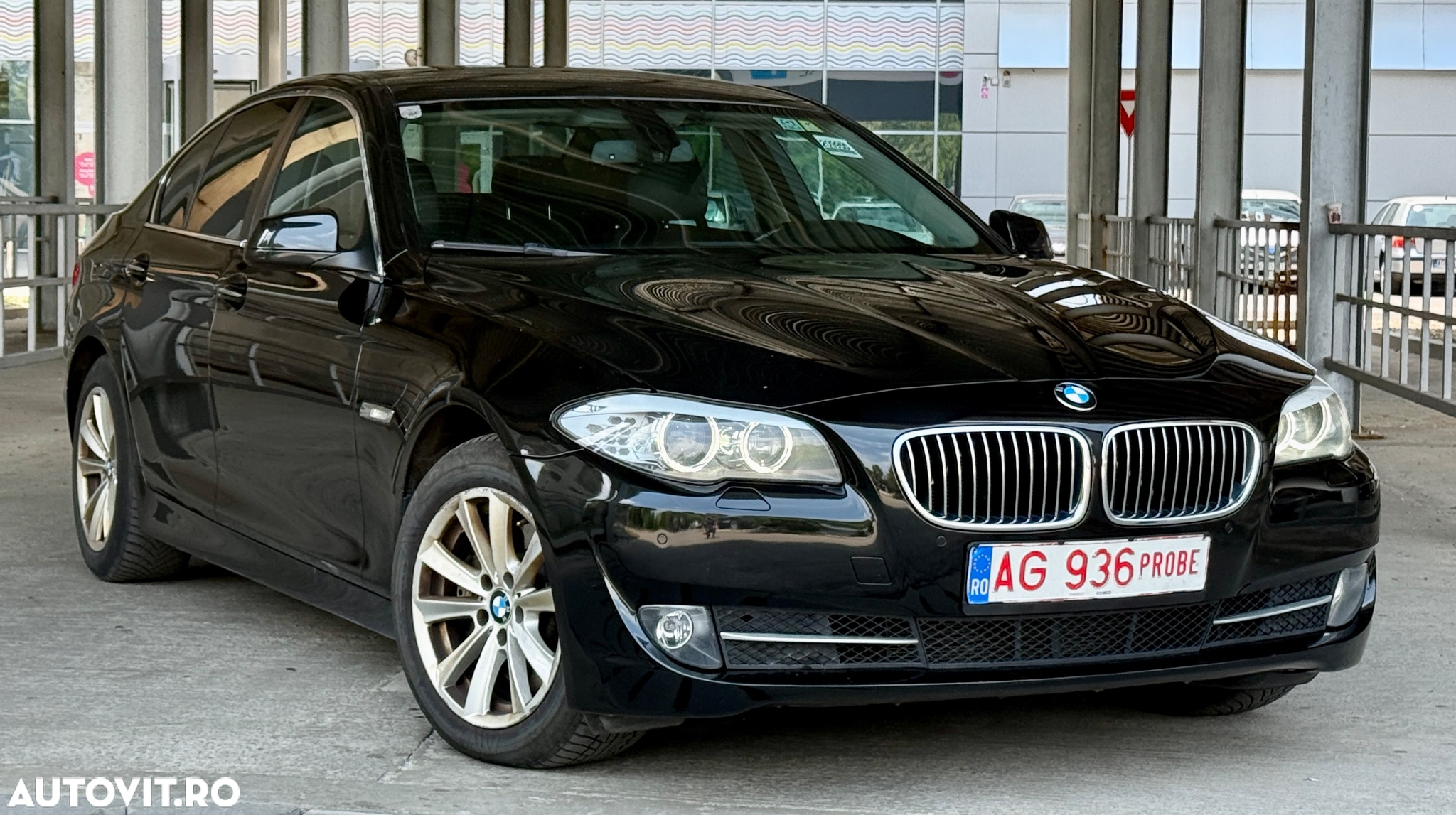 BMW Seria 5 520d xDrive - 5