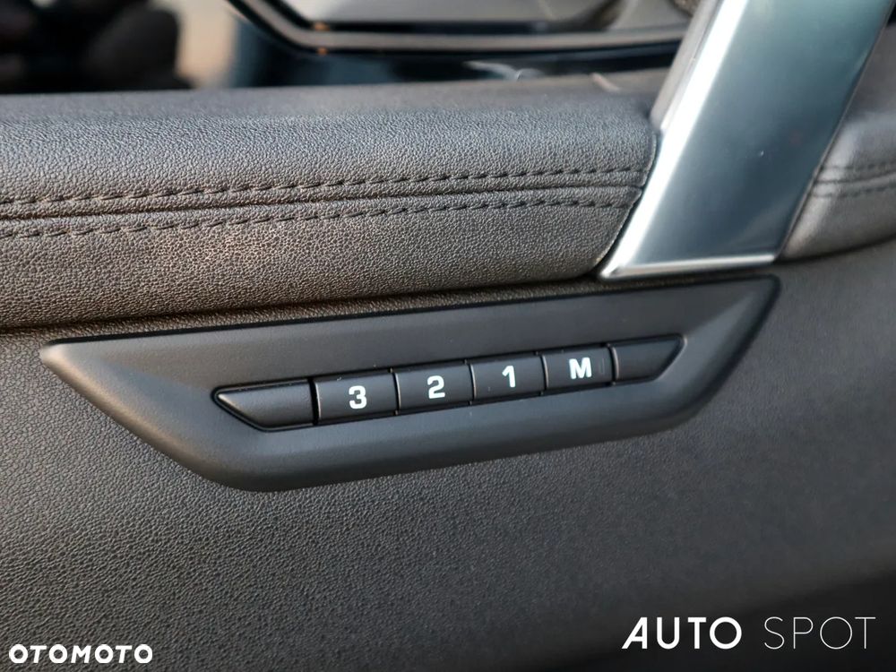 Land Rover Discovery Sport 2.0 P200 mHEV SE - 16