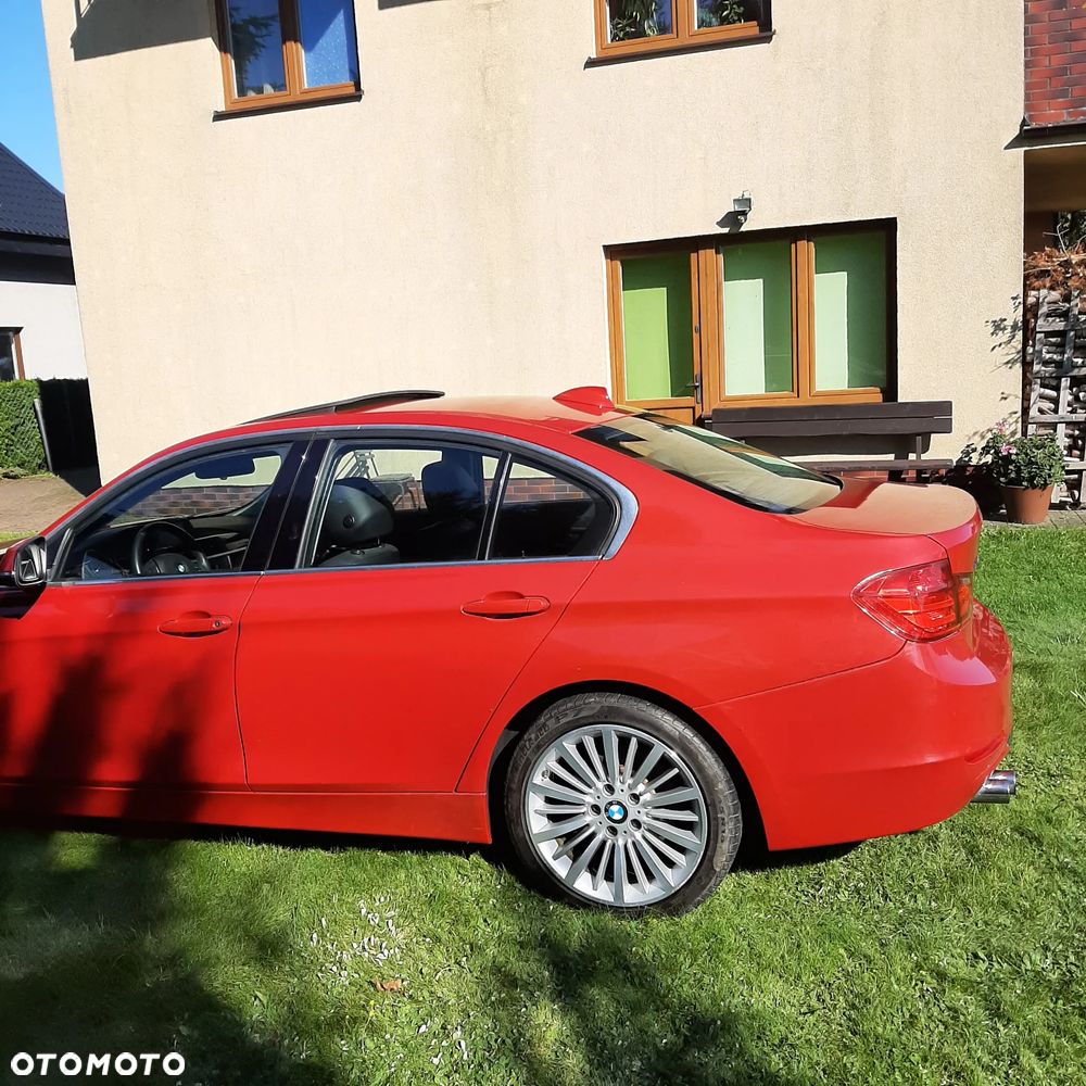 BMW Seria 3 328i xDrive - 12